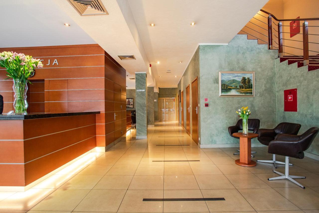 Business Hotel Vega Wroclaw Exterior photo