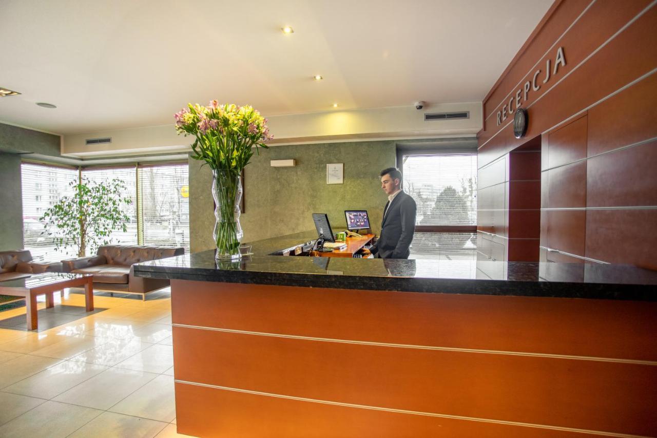 Business Hotel Vega Wroclaw Exterior photo
