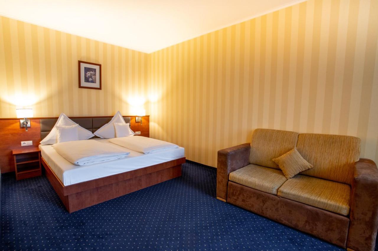 Business Hotel Vega Wroclaw Exterior photo