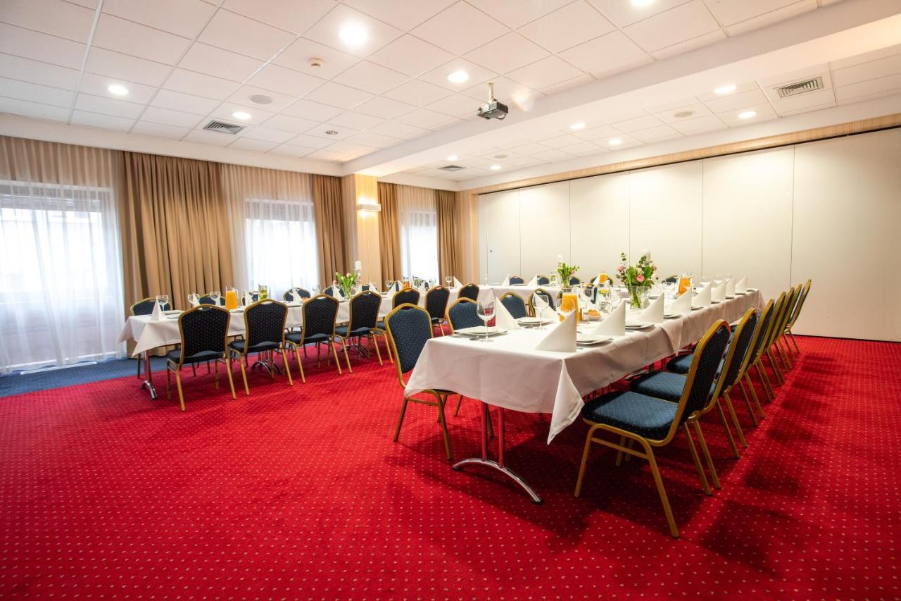 Business Hotel Vega Wroclaw Exterior photo