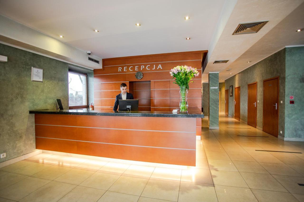 Business Hotel Vega Wroclaw Exterior photo