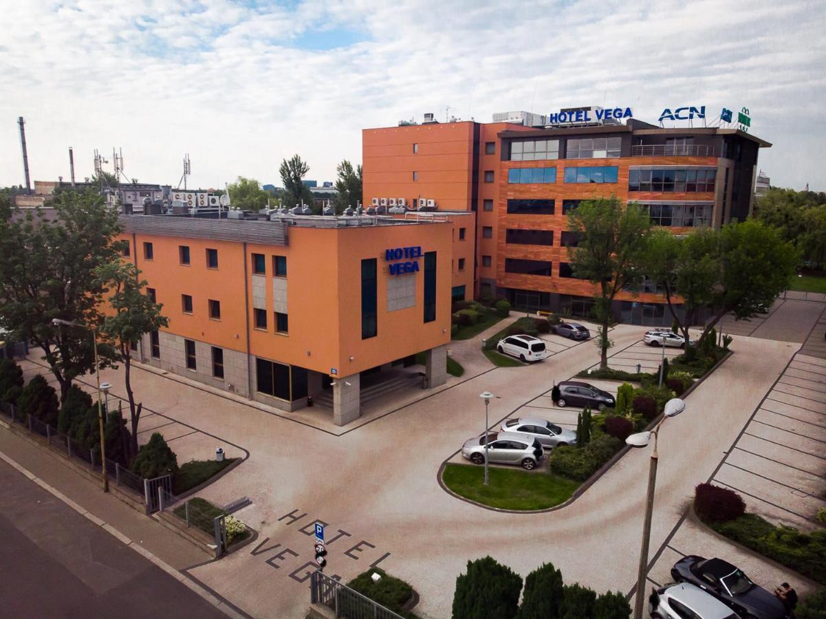 Business Hotel Vega Wroclaw Exterior photo