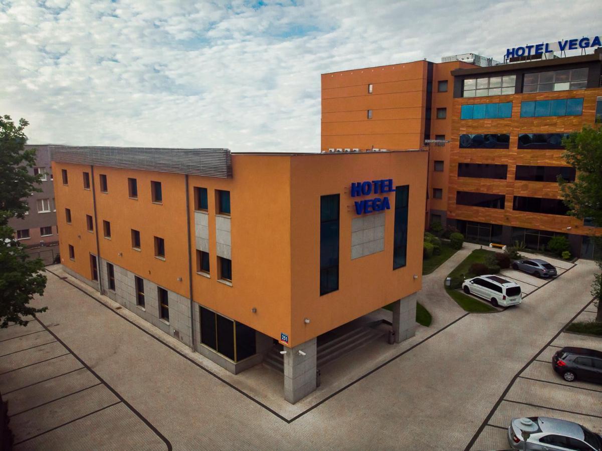Business Hotel Vega Wroclaw Exterior photo